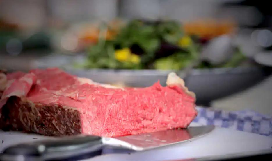 Sandburg-Tapas-02 Käseplatte mit Feigen und Erdbeeren